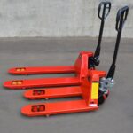 Фото 22 - Узковильная коротковильная тележка OX25-PU080(W450) OXLIFT 450 мм 2500 кг Длина Вил 800 мм.