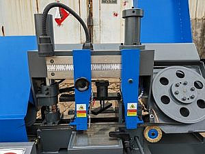 Фото 23 - MetalTec BS 300 CH ленточнопильный станок для резки металла под углом 90°.