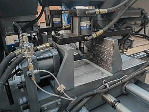Фото 22 - MetalTec BS 300 ZA автоматический колонный ленточнопильный станок.