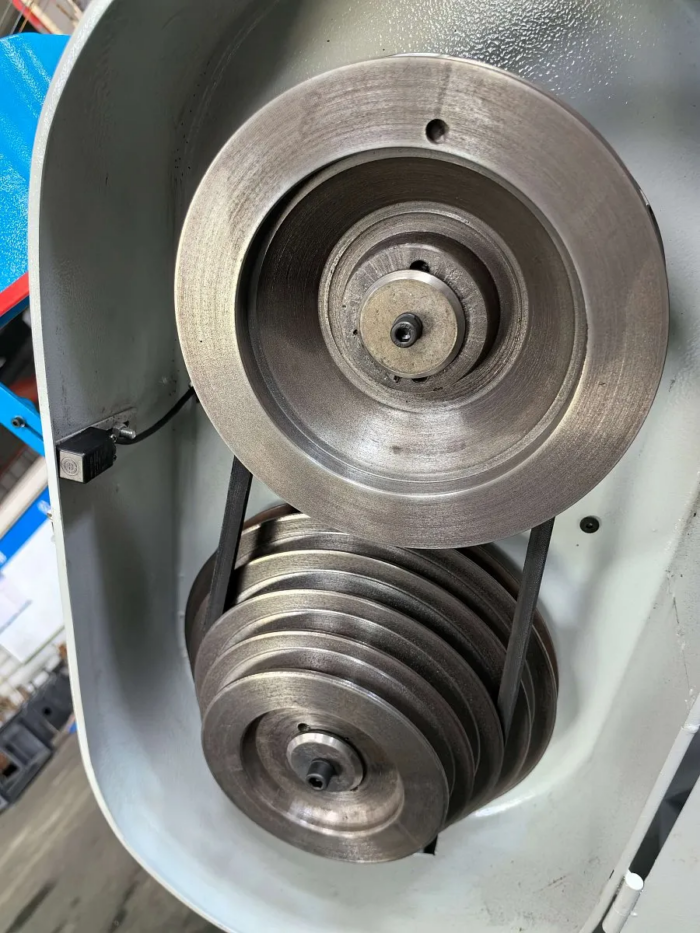 Фото 4 - MetalTec MBS 430 CА автоматический колонный ленточнопильный станок.